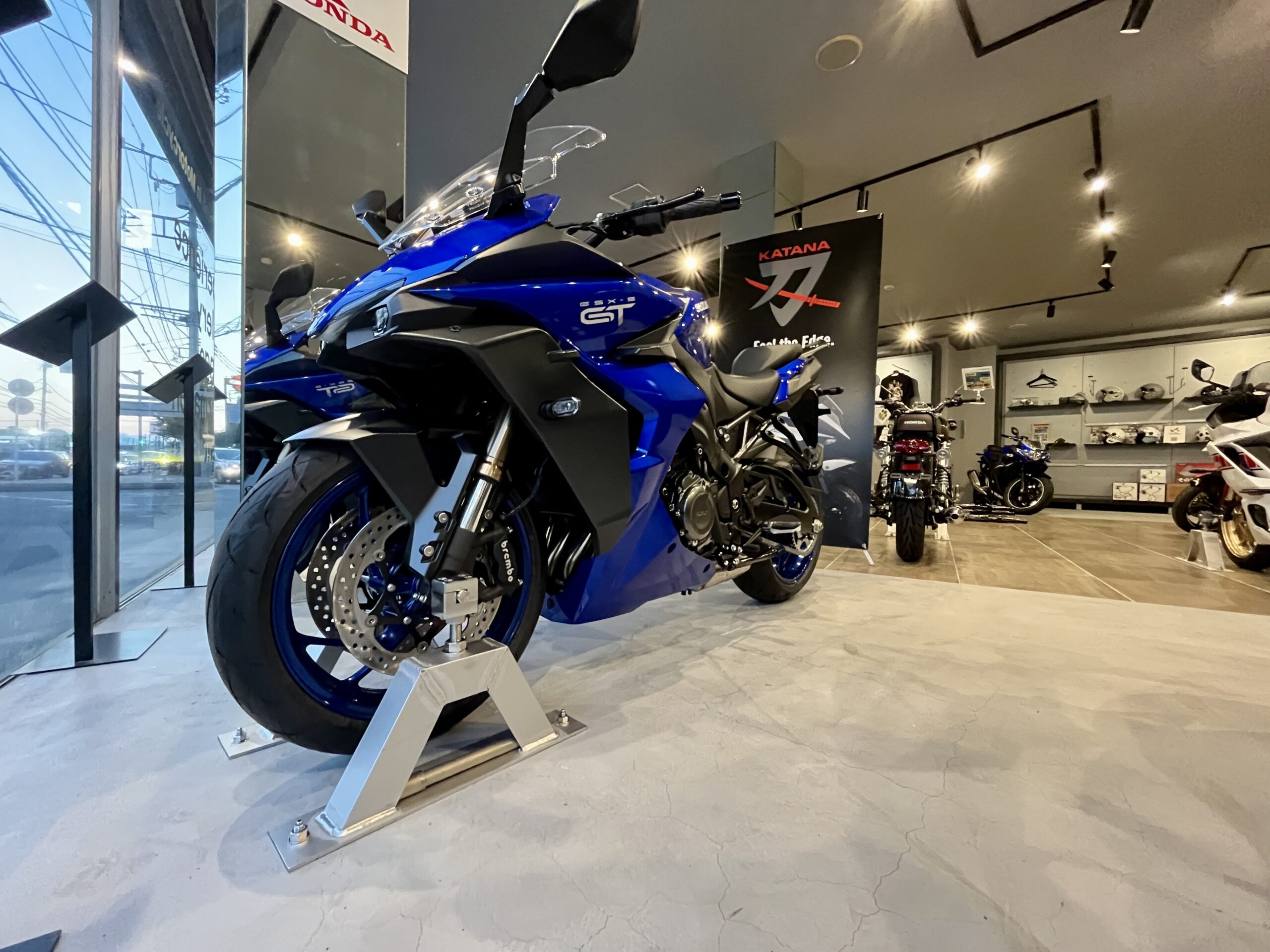 SUZUKI展示バイク