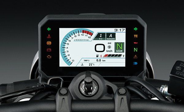 GSX-8T/GSX-8TTの5インチカラーTFTメーター